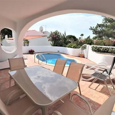 Sleeps 6 Pool Air Con Wifi