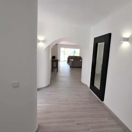 Sleeps 6 Pool Air Con Wifi Villa *